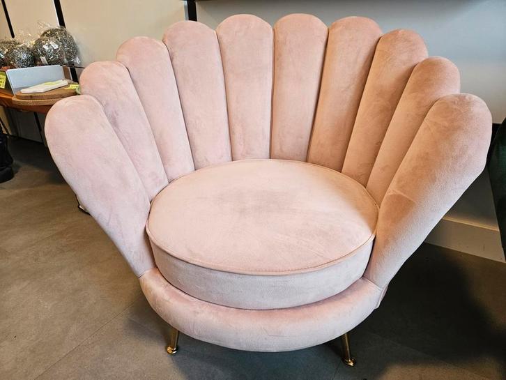 Richemond Roze Schelpstoel - Stijlvolle fauteuil, Huis en Inrichting, Fauteuils, Zo goed als nieuw, Ophalen