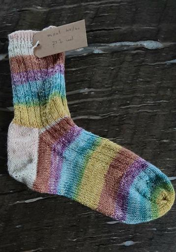 Nieuwe dames sokken prachtige kleuren mt 40/41 beschikbaar voor biedingen