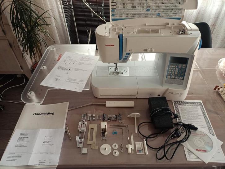 Janome Skyline S5 incl. alle originele accessoires, Hobby en Vrije tijd, Naaimachines en Toebehoren, Zo goed als nieuw, Naaimachine