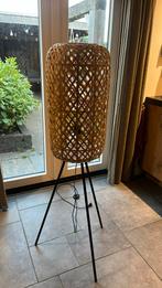 Vloerlamp staande lamp Kwantum rotan rieten lamp, Huis en Inrichting, Lampen | Vloerlampen, Ophalen, Gebruikt