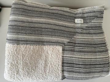 Boxkleed Koeka, 2 kleuren beschikbaar voor biedingen