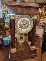 Antieke kollom pendule mes ophanging 46 cm hoog. €250., Antiek en Kunst, Ophalen