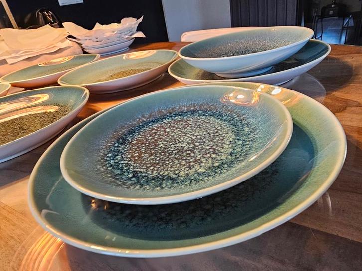 new handmade blauw-groen-wit design glazuur 18delig servies, Antiek en Kunst, Antiek | Servies compleet, Ophalen