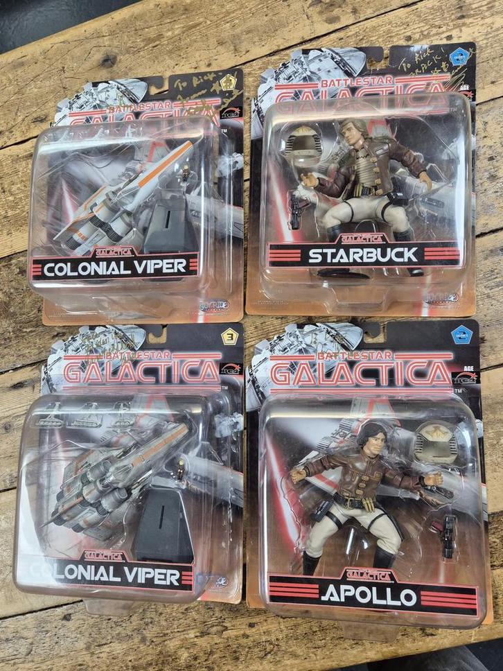 Gesigneerde Battlestar Galactica Starbuck / Apollo /  Viper, Verzamelen, Speelgoed, Nieuw, Ophalen of Verzenden