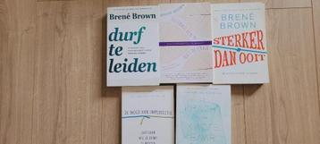 5 x Brene Brown - De kracht van kwetsbaarheid & De moed van  beschikbaar voor biedingen