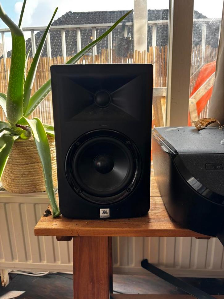 JBL LSR305 1stuk, Audio, Tv en Foto, Luidsprekers, Zo goed als nieuw, JBL, Ophalen of Verzenden