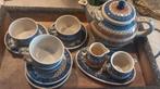 BUNZLAU 2 LITER THEEPOT 4 KOP EN SCHOTEL  SUIKER EN MELKSTEL, Huis en Inrichting, Keuken | Servies, Gebruikt, Keramiek, Ophalen of Verzenden