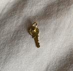Sleutel vintage hanger bedel goud 9k, Verzenden, Zo goed als nieuw, Goud