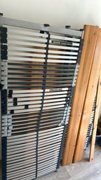 160x 200 hardheidverstelbare latenboden + houten bedframe, Huis en Inrichting, Slaapkamer | Matrassen en Bedbodems, Ophalen, Tweepersoons