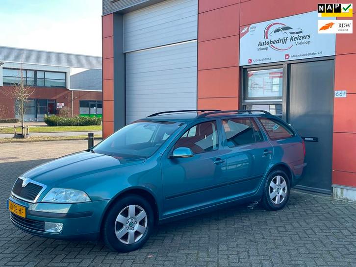 Skoda Octavia Combi 1.6 FSI Elegance APK AIRCO NAP CNTRL TRE, Auto's, Skoda, Bedrijf, Te koop, Octavia, ABS, Airbags, Airconditioning