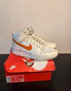 Nike Dunk High Oranje Maat 39 - Zo Goed Als Nieuw!, Kleding | Dames, Schoenen, Nike, Oranje, Ophalen of Verzenden, Sneakers of Gympen
