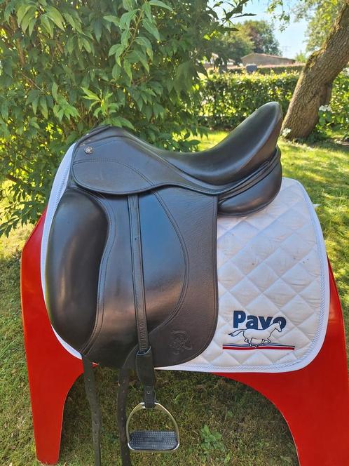 Te koop: een paar nette dressuurzadels, Dieren en Toebehoren, Paarden en Pony's | Zadels, Gebruikt, Dressuur, Ophalen of Verzenden