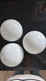 3 melkglas bollen voor plafond/wandlamp, Ophalen of Verzenden, Zo goed als nieuw