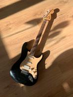 Squier Stratocaster  + stand, Ophalen of Verzenden, Zo goed als nieuw, Solid body, Fender