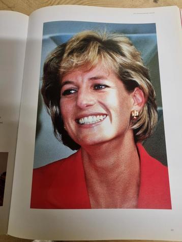 Diana: Portret van een Unieke Vrouw beschikbaar voor biedingen