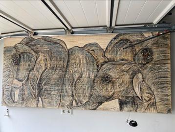 Schilderij op steigerhout olifanten beschikbaar voor biedingen