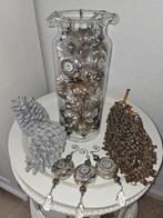 Grote Vaas met Armeluiszilveren Kerstballen., Diversen, Kerst, Ophalen of Verzenden, Zo goed als nieuw