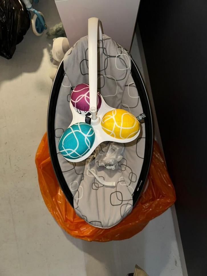 4moms Mamaroo 4 Schommelstoel PLUSH SILVER, Kinderen en Baby's, Wipstoeltjes, Zo goed als nieuw, Schommelstoel, Overige merken