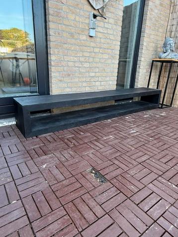 Zwevend tv-meubel zwart mangohout 220 x 30 x 30