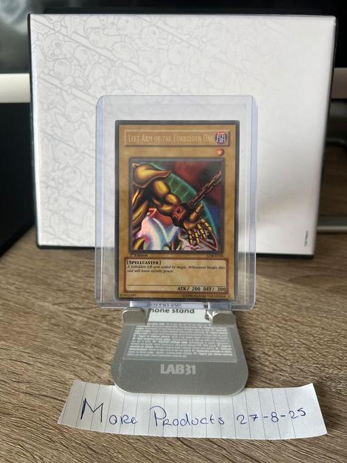 Yu-Gi-Oh! - Left arm of the forbidden one - 1st Edition, Hobby en Vrije tijd, Verzamelkaartspellen | Yu-gi-Oh!, Gebruikt, Losse kaart
