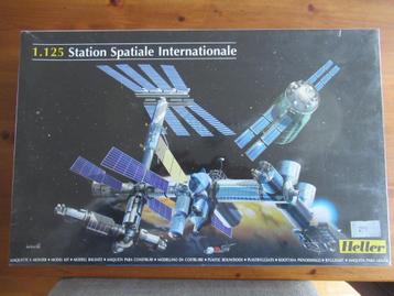 ISS - International Space Station (Heller 1/125) beschikbaar voor biedingen