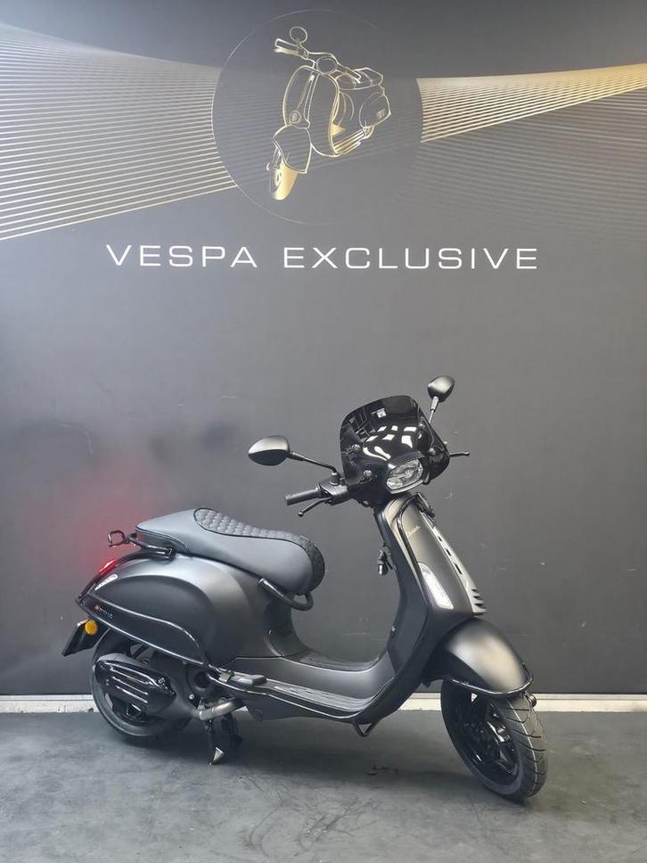 VESPA SPRINT mat zwart 2025  nieuw FACELIFT vol optie, Fietsen en Brommers, Scooters | Vespa, Nieuw, Vespa S, Ophalen of Verzenden