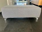 Leolux Faya Lobi Hocker / Poef - Grijs - 110x55x36 cm, Ophalen, 100 tot 125 cm, Zo goed als nieuw, Stof