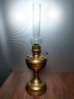Messing olielamp ter decoratie. Merk: Matador. 52,5 hoog., Antiek en Kunst, Antiek | Lampen, Ophalen of Verzenden