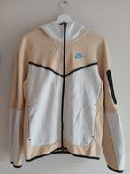 Nike Tech trainingspak wit beige maat S, Kleding | Heren, Sportkleding, Beige, Nike, Ophalen of Verzenden, Zo goed als nieuw