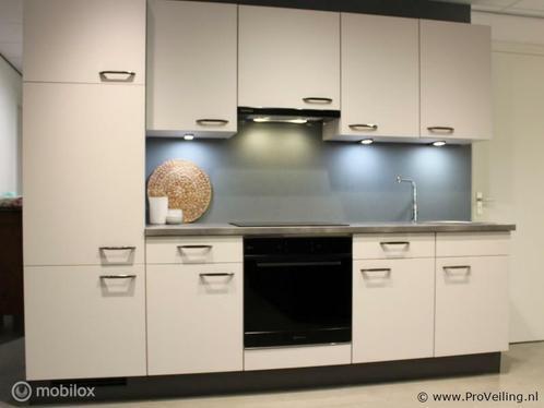 Online Veiling: Nobilia Wit, Huis en Inrichting, Keuken | Complete keukens