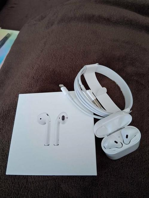 Airpods Generatie 2 | Nieuw in Doos, Telecommunicatie, Mobiele telefoons | Oordopjes, Zo goed als nieuw, Ophalen of Verzenden