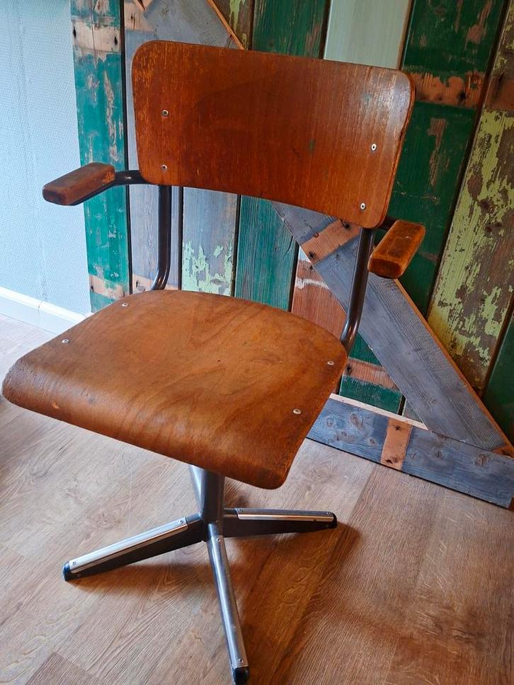 Vintage Schoolstoel - Industrieel Design, Huis en Inrichting, Stoelen, Gebruikt, Eén, Hout, Metaal, Bruin, Ophalen of Verzenden