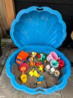 Zandbak schelp met speelgoed, Kinderen en Baby's, Speelgoed | Buiten | Zandbakken, Gebruikt, Ophalen