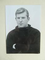 Foto. Cor.v.d.Weert. DOS.  10,5 x14,7 cm.  2, Verzamelen, Sportartikelen en Voetbal, Ophalen of Verzenden, Zo goed als nieuw, Overige binnenlandse clubs
