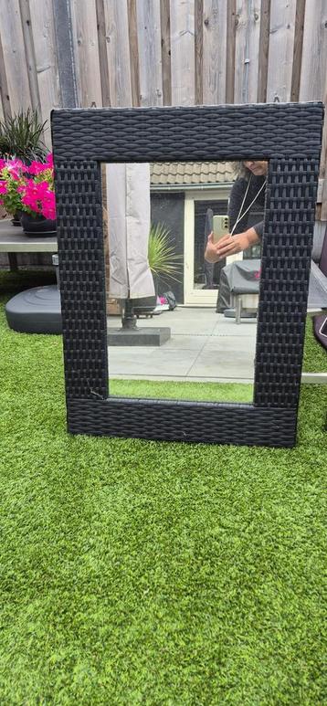 Wicker wandspiegel voor binnen of buiten beschikbaar voor biedingen