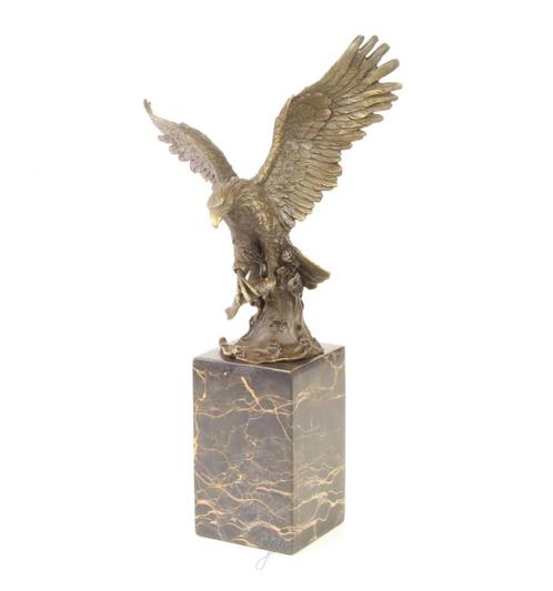 Bronzen vissende adelaar op marmeren sokkel – 35 cm KF-59, Antiek en Kunst, Kunst | Beelden en Houtsnijwerken, Ophalen of Verzenden