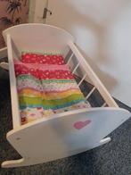 Poppen spullen, bed, stoel, poppen en kleertjes, Ophalen, Gebruikt, Babypop