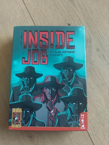 Inside job kaartspel van 999 games beschikbaar voor biedingen