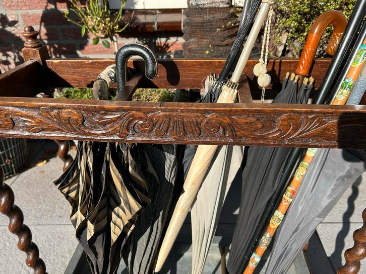 Antieke paraplubak met houtsnijwerk bijna gratis, Huis en Inrichting, Overige Huis en Inrichting, Gebruikt, Ophalen