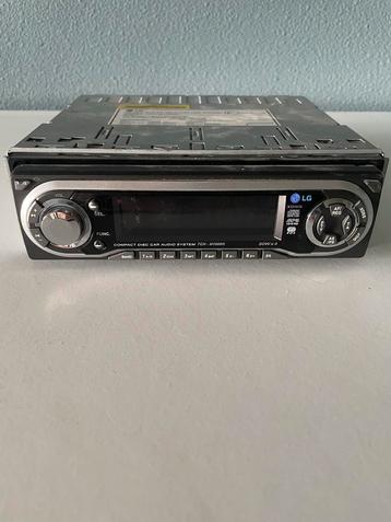 LG TCH-M1000R Autoradio beschikbaar voor biedingen