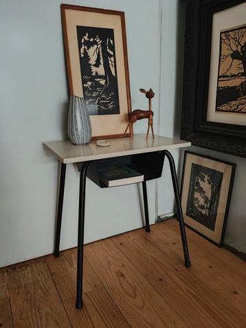Wim Rietveld x Auping vintage nachtkastje tafeltje beschikbaar voor biedingen