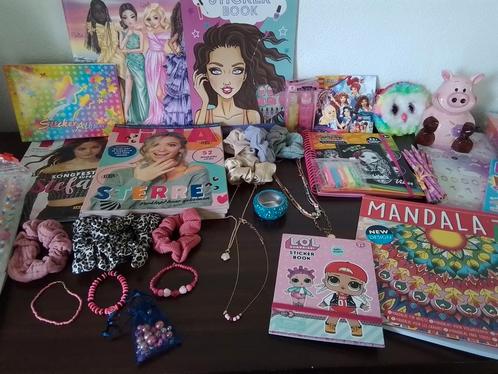 Kettingen, Top Model, scrunchies, Tina's, stickervellen etc, Kinderen en Baby's, Kinderspulletjes, Zo goed als nieuw, Ophalen of Verzenden