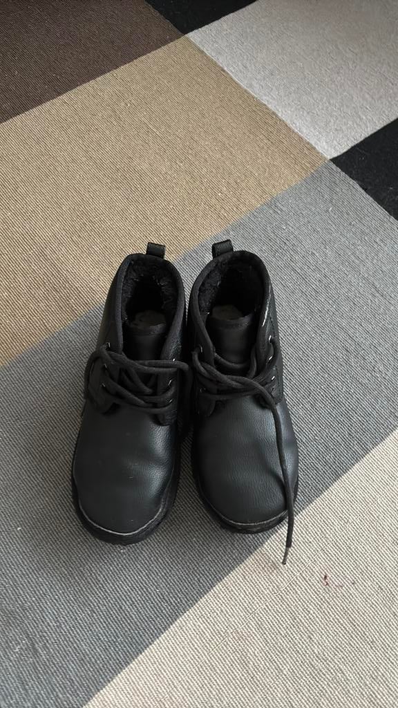 Zwarte UGG schoenen, Ophalen, Zwart, Lage of Enkellaarzen, Zo goed als nieuw