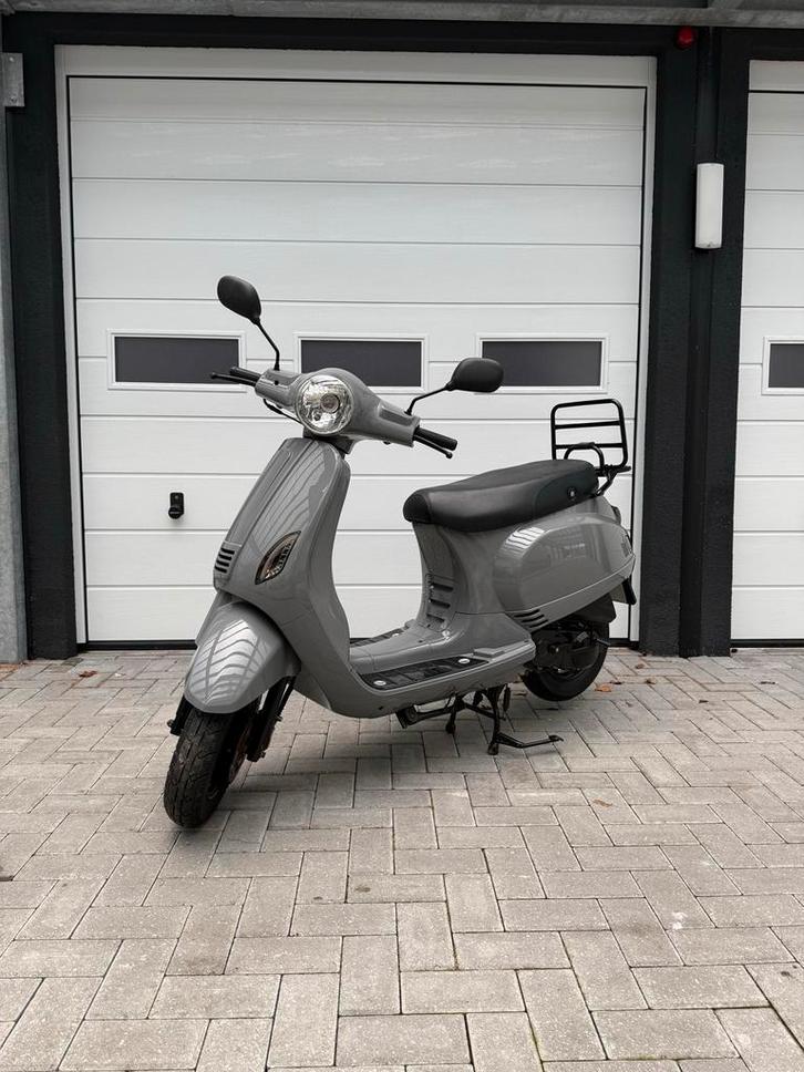 IVA LUX50 brom nieuwstaat, Fietsen en Brommers, Brommers | Overige merken, Zo goed als nieuw, Maximaal 45 km/u, Ophalen