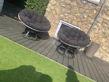 2 pappasan rotan loungestoelen beschikbaar voor biedingen