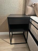 2x Ikea Vikhammer nachtkastjes, Huis en Inrichting, Slaapkamer | Nachtkastjes, Ophalen, Overige materialen, Minder dan 45 cm, Zo goed als nieuw