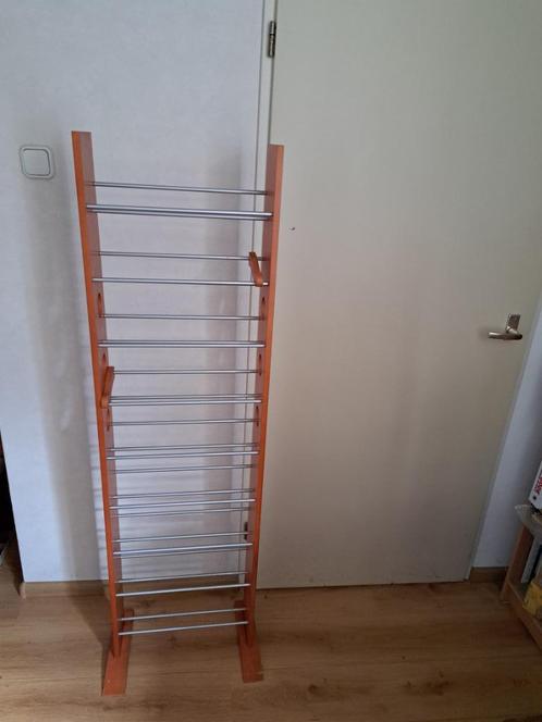 Te koop : cd - houten standaard, Audio, Tv en Foto, Overige Audio, Tv en Foto, Gebruikt, Ophalen of Verzenden