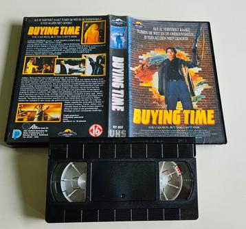 Buying Time (1989), Ex-Rental VHS, actie

 beschikbaar voor biedingen