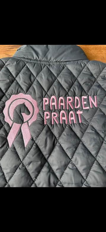Paardenpraattv bodywarmer maat L (valt als s/m) grijs/roze beschikbaar voor biedingen