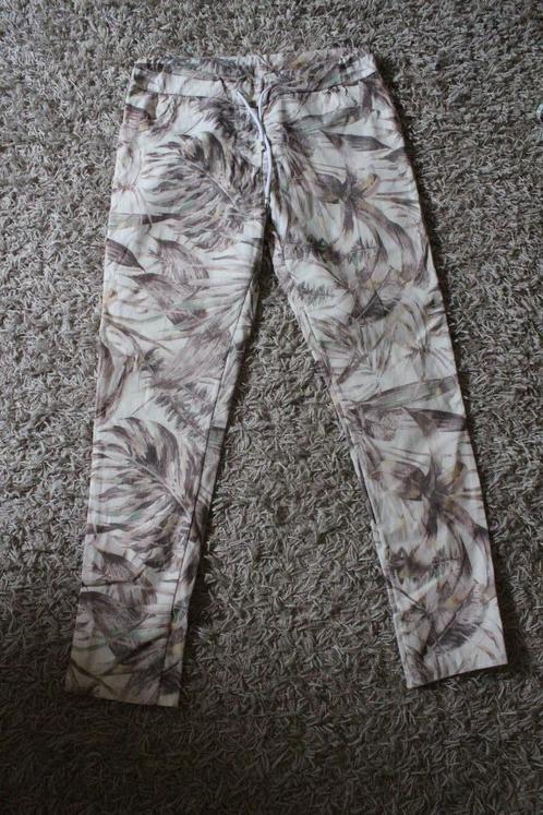 Dameskleding broek maat 40-42, Kleding | Dames, Broeken en Pantalons, Maat 42/44 (L), Lang, Ophalen of Verzenden